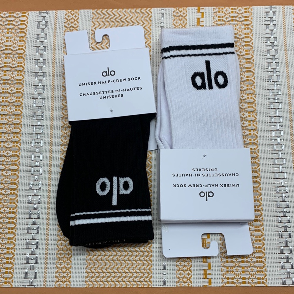 ALO Yoga Retro-Stripe Socks 2-Pack | Plush Cushioning, Versatile Fit